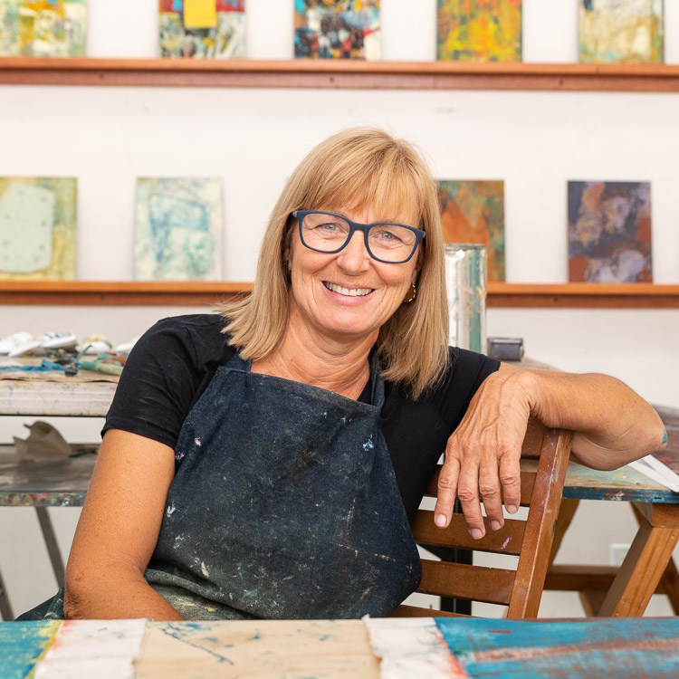 Click here to learn more about these Cold Wax Painting Workshops!